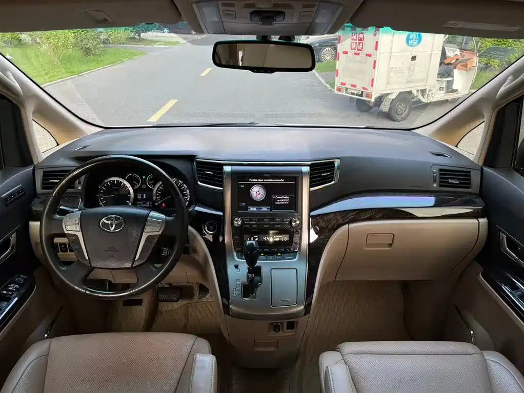 Toyota Alphard 2015 — фото 11