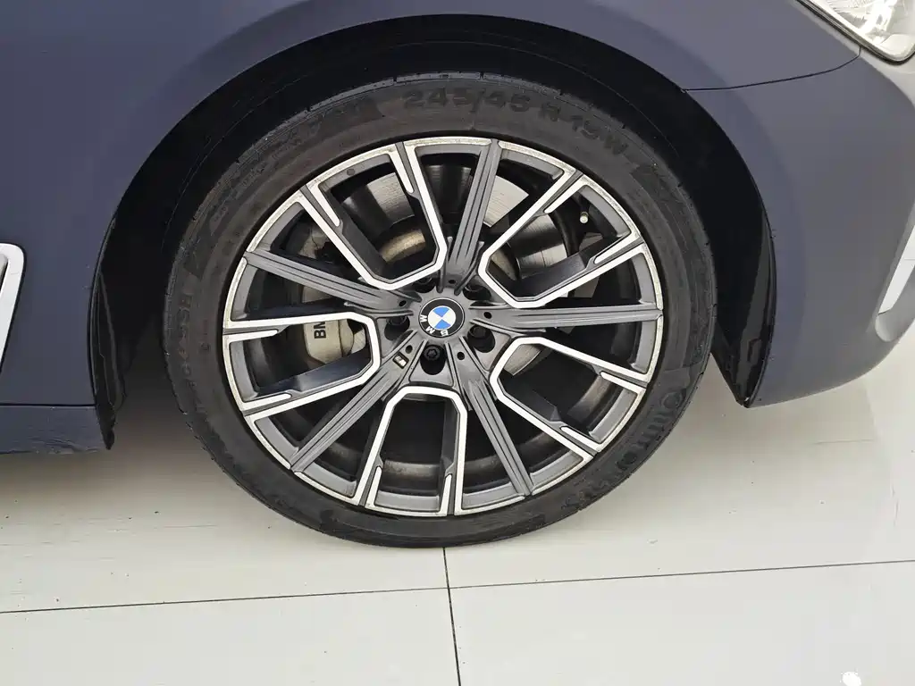 BMW 7 Series 2018 — фото 13