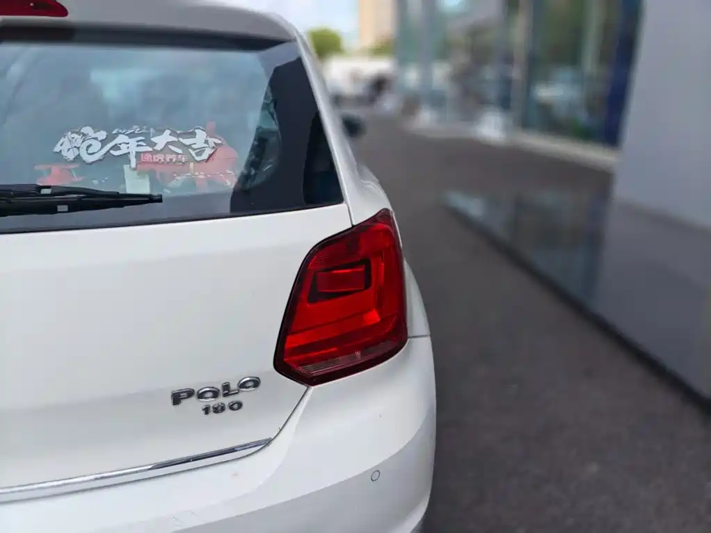 Volkswagen Polo 2016 — фото 11