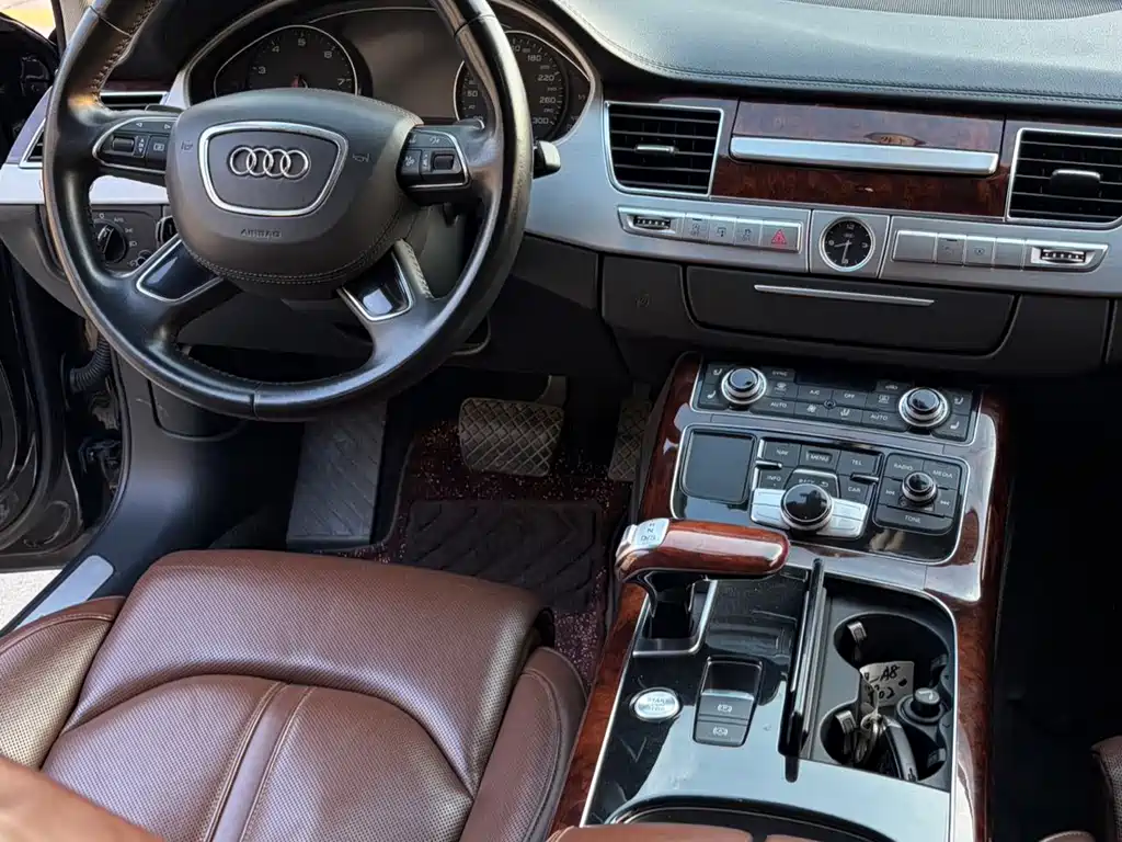 Audi A8 2013 — фото 8