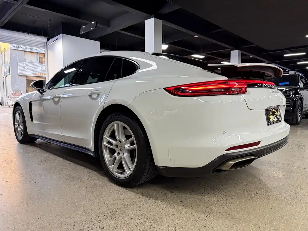 Porsche Panamera 2019 — фото 12