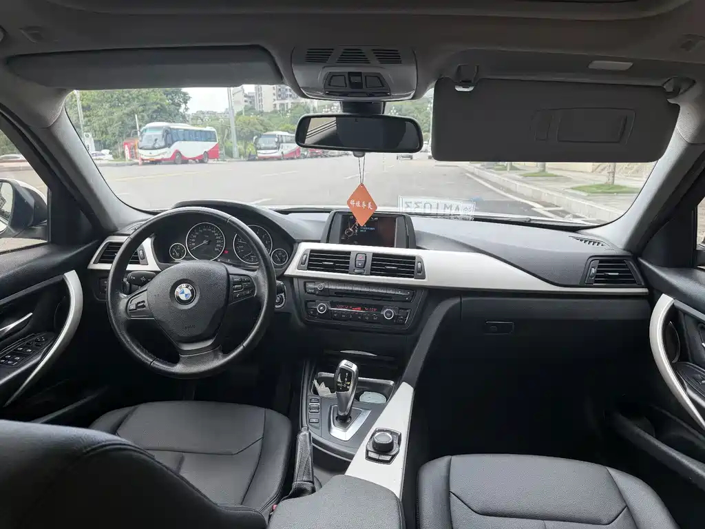 BMW 3 Series 2015 — фото 12