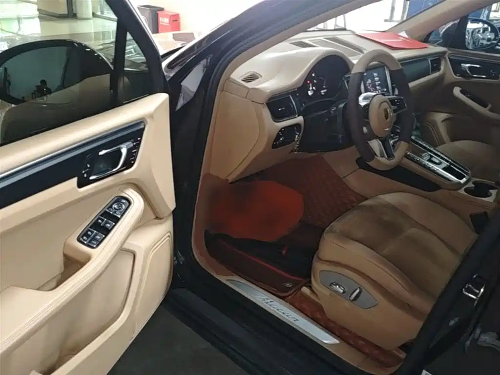 Porsche Macan 2016 — фото 16