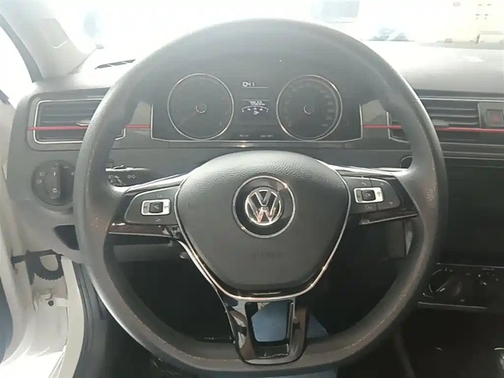Volkswagen Santana 2019 — фото 11