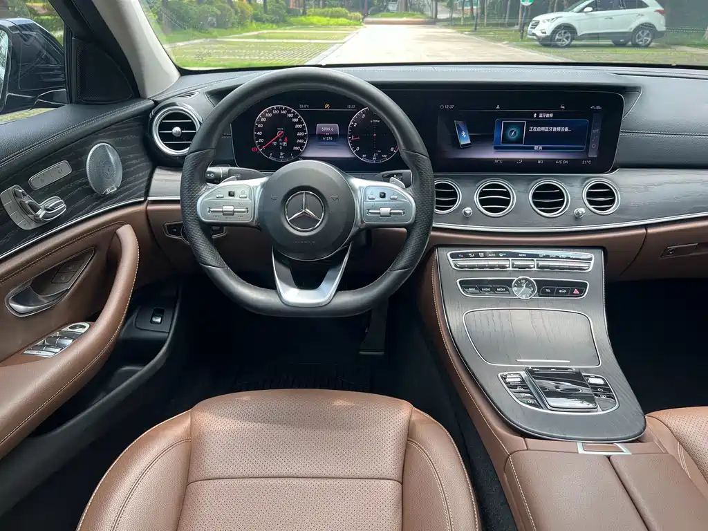 Mercedes-Benz E-Class 2020 — фото 19