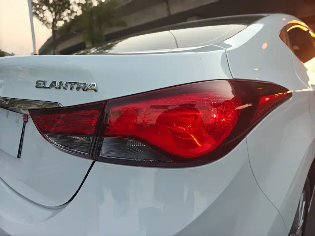 Hyundai Elantra Langdong 2017 — фото 19