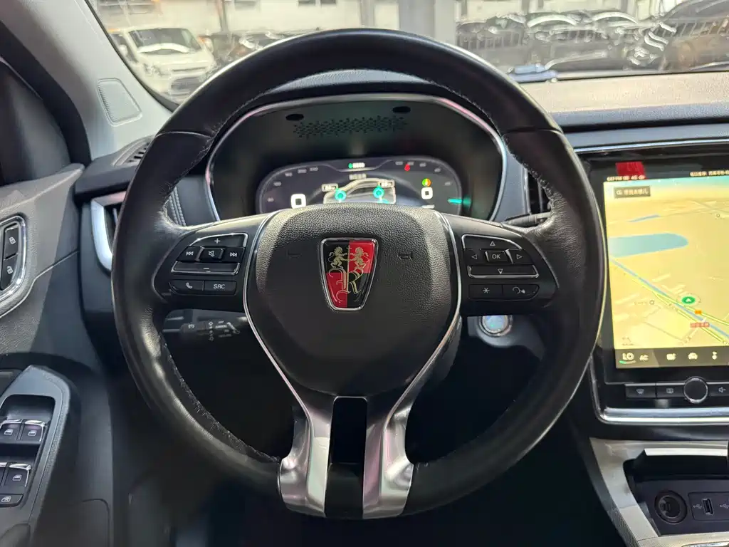 Roewe RX5 New Energy 2017 — фото 9