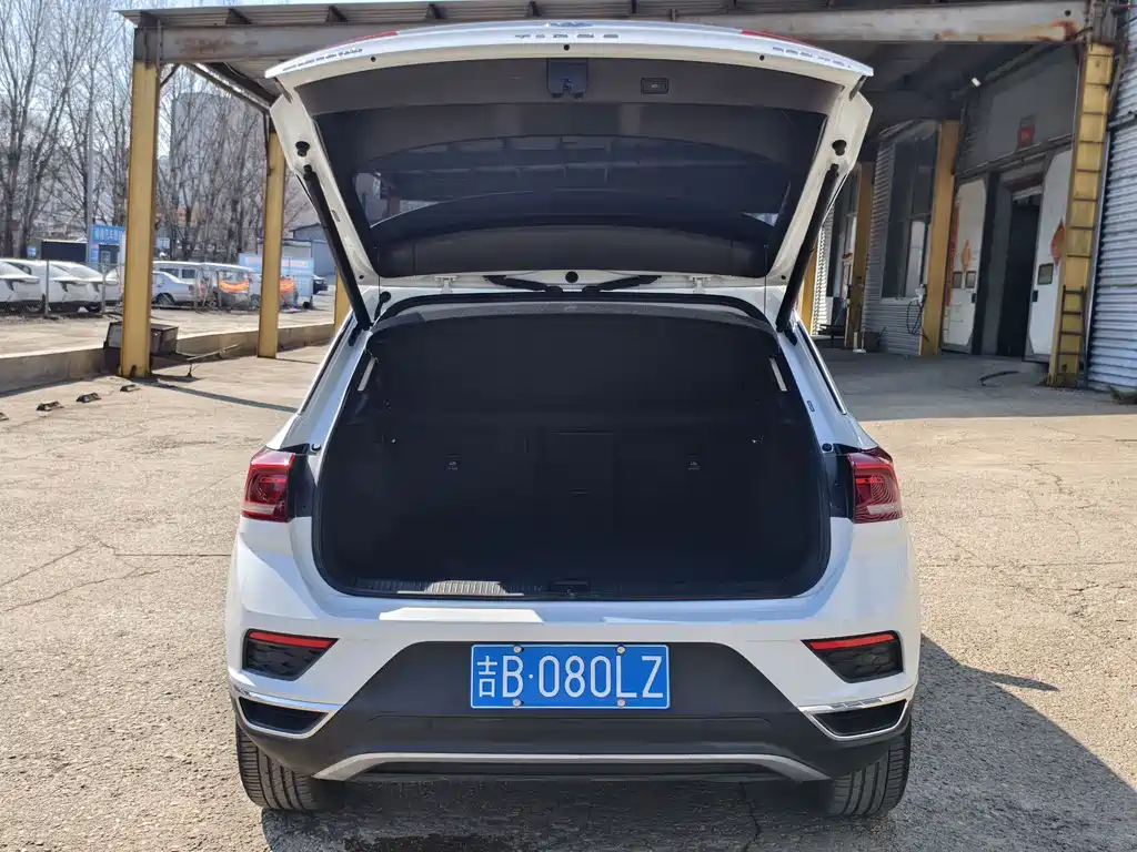 Volkswagen T-Roc 2023 — фото 19