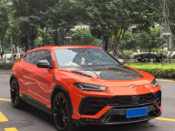 Lamborghini Urus 2021