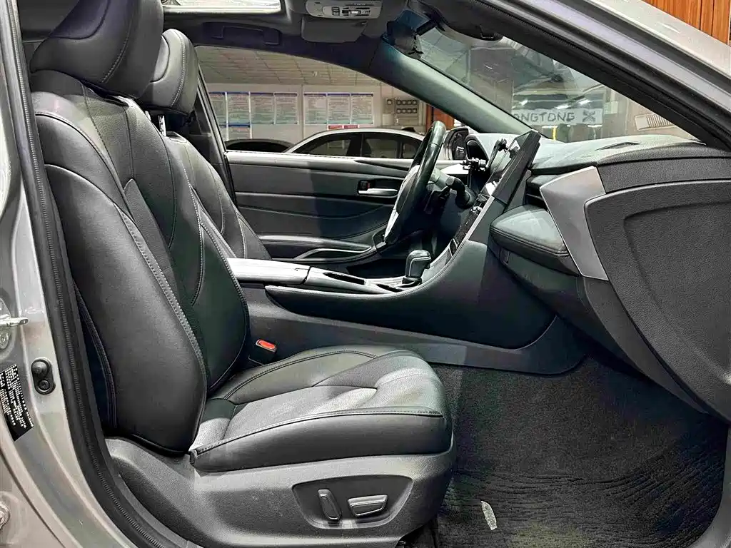 Toyota Avalon 2023 — фото 18