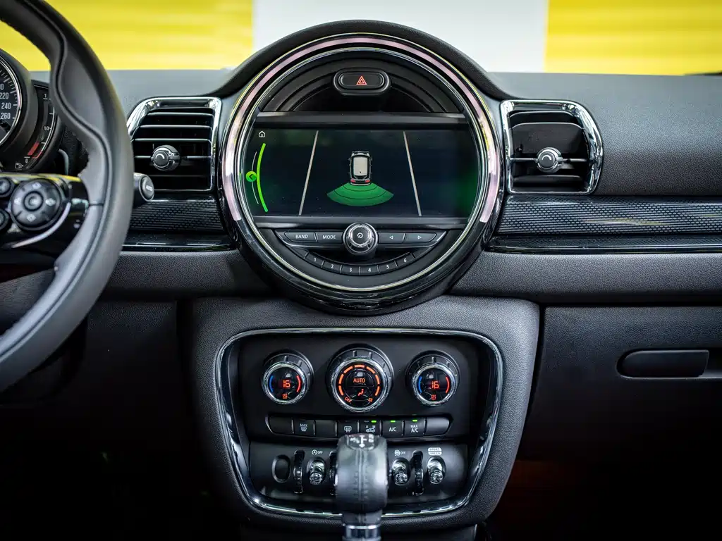 MINI Clubman 2019 — фото 17