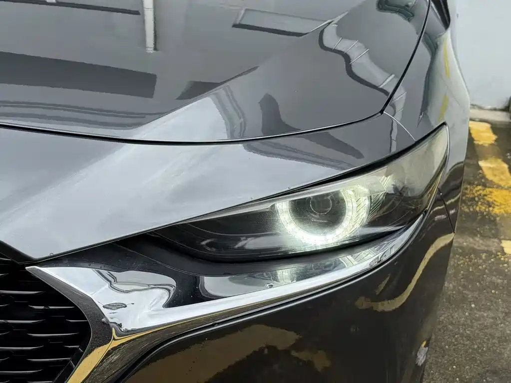 Mazda 3 Axela 2022