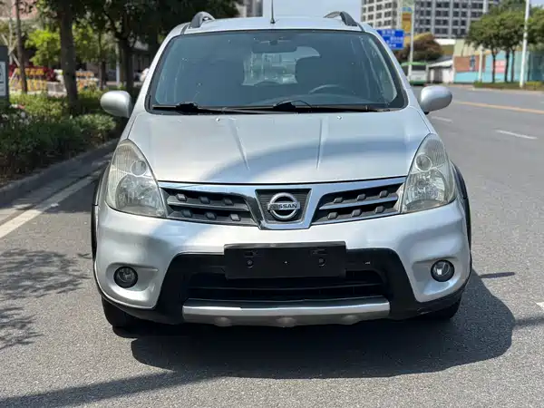 Nissan Livina 2010