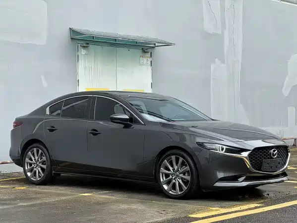Mazda 3 Axela 2022