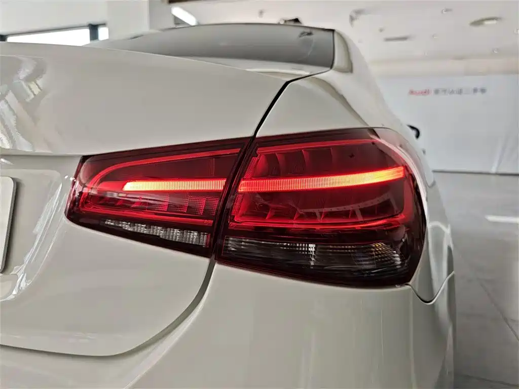 Mercedes-Benz A-Class 2021 — фото 14