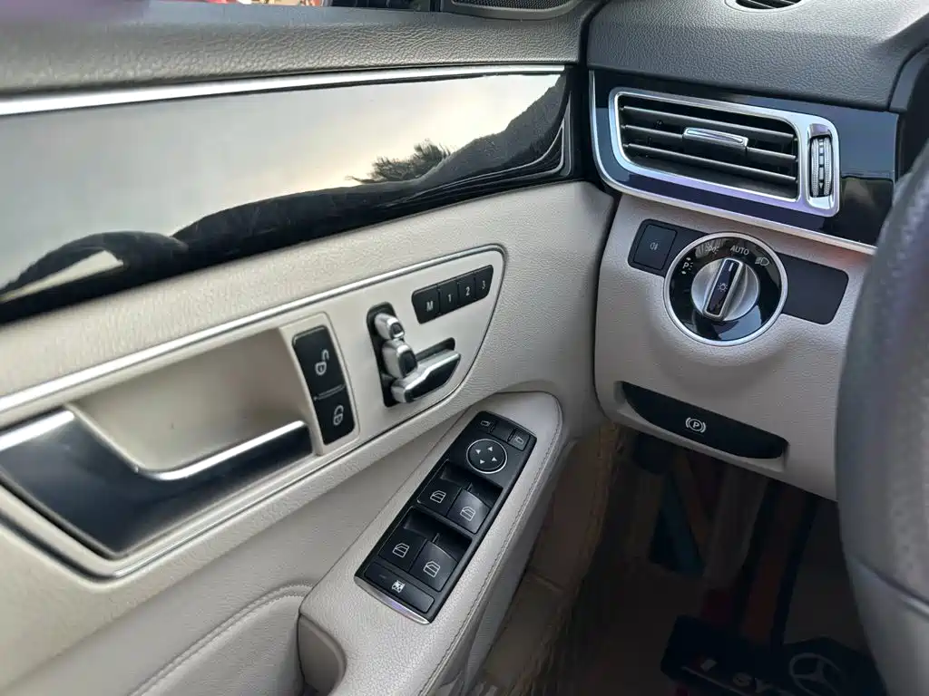 Mercedes-Benz E-Class 2014 — фото 19