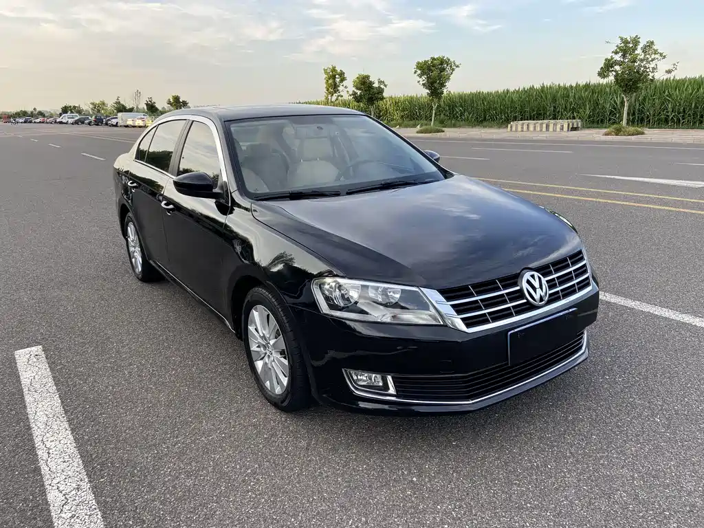 Volkswagen Lavida 2012