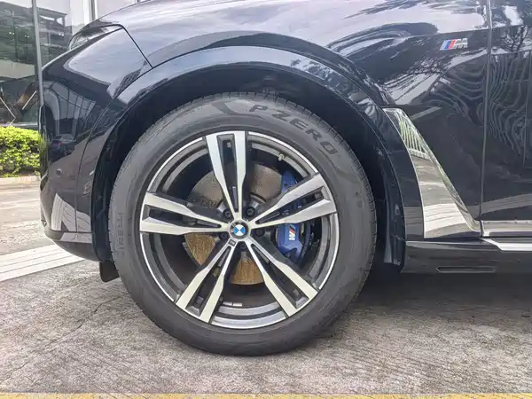 BMW X7 2025