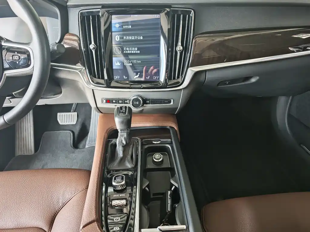 Volvo S90 2018 — фото 11