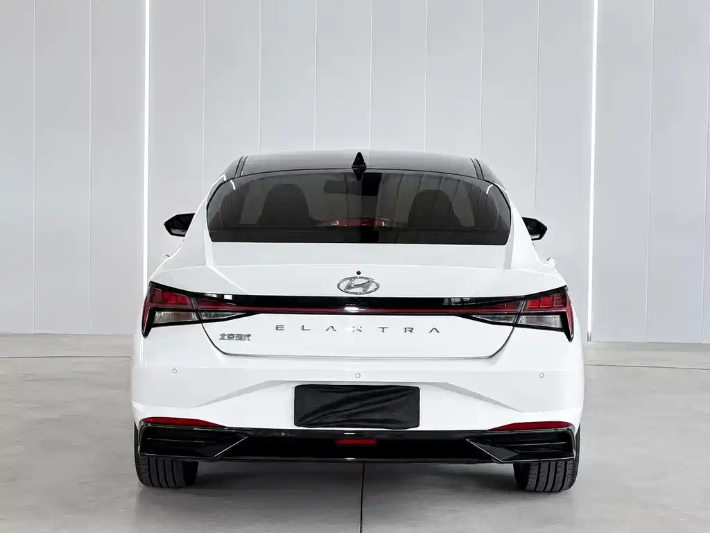 Hyundai Elantra 2022 — фото 15