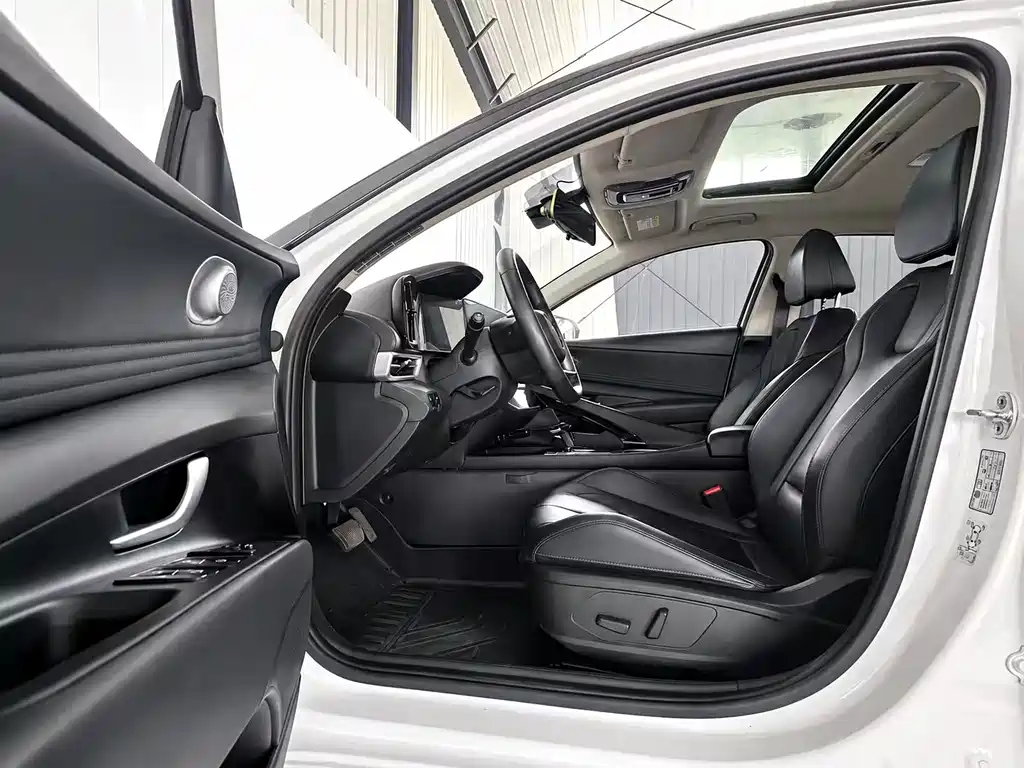 Hyundai Elantra 2022