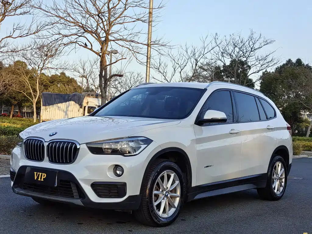 BMW X1 2017 — фото 1