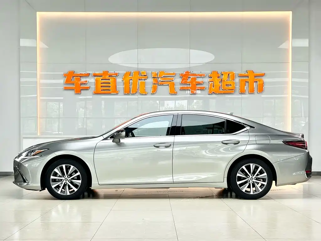 Lexus ES 2019 — фото 4