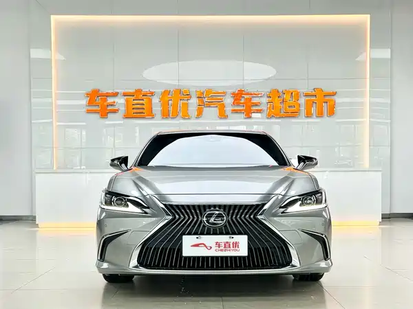 Lexus ES 2019