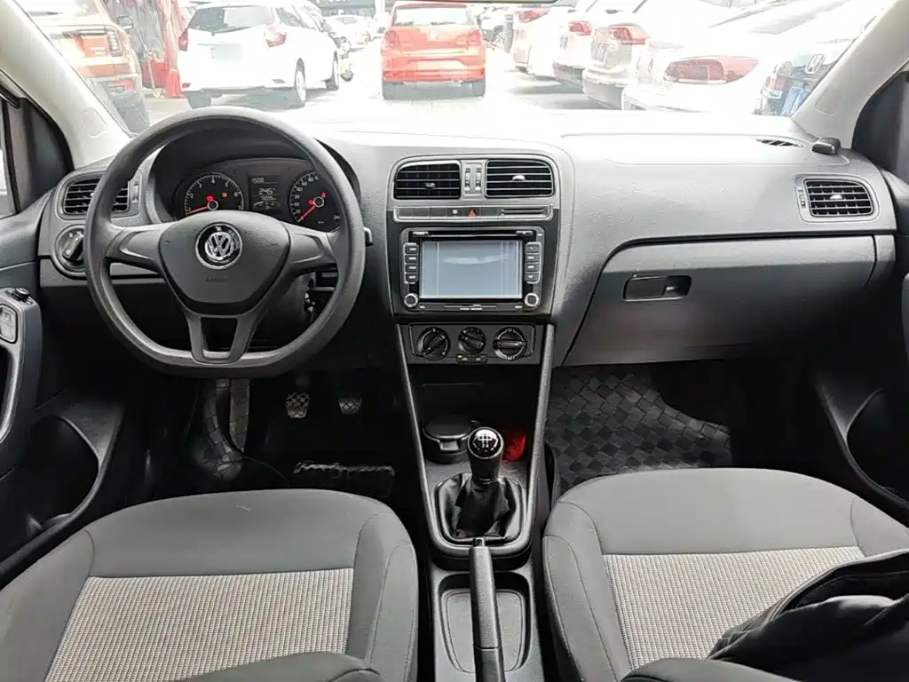 Volkswagen Polo 2014 — фото 10