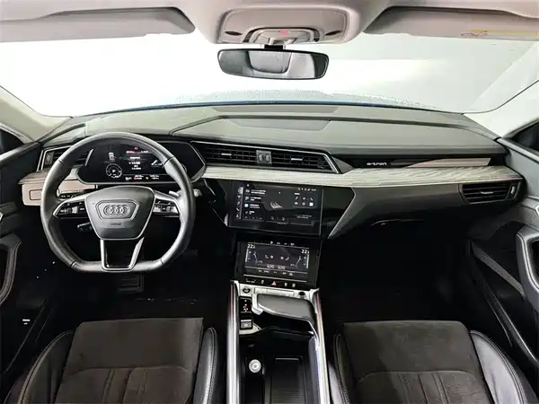 Audi e-tron 2023