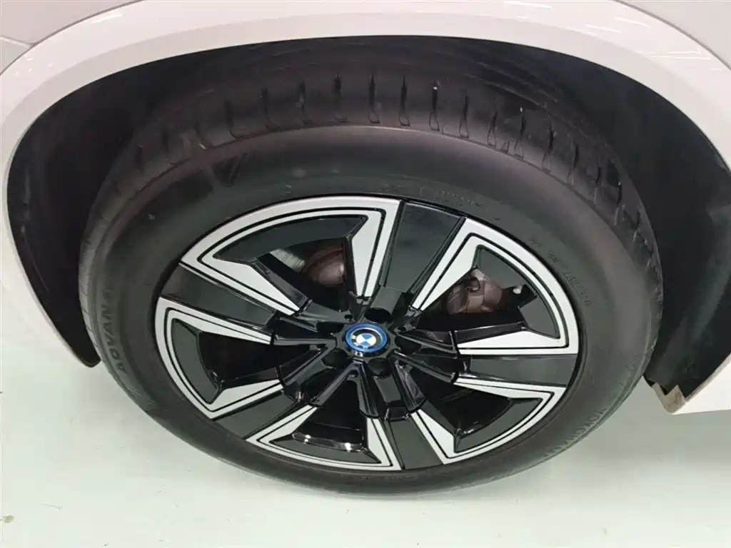 BMW iX3 2022 — фото 23