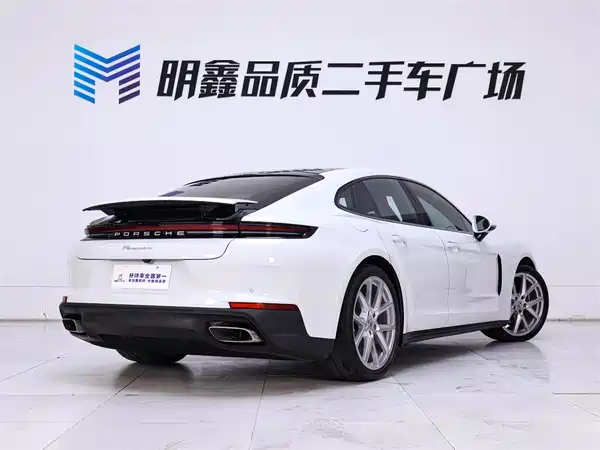 Porsche Panamera 2024