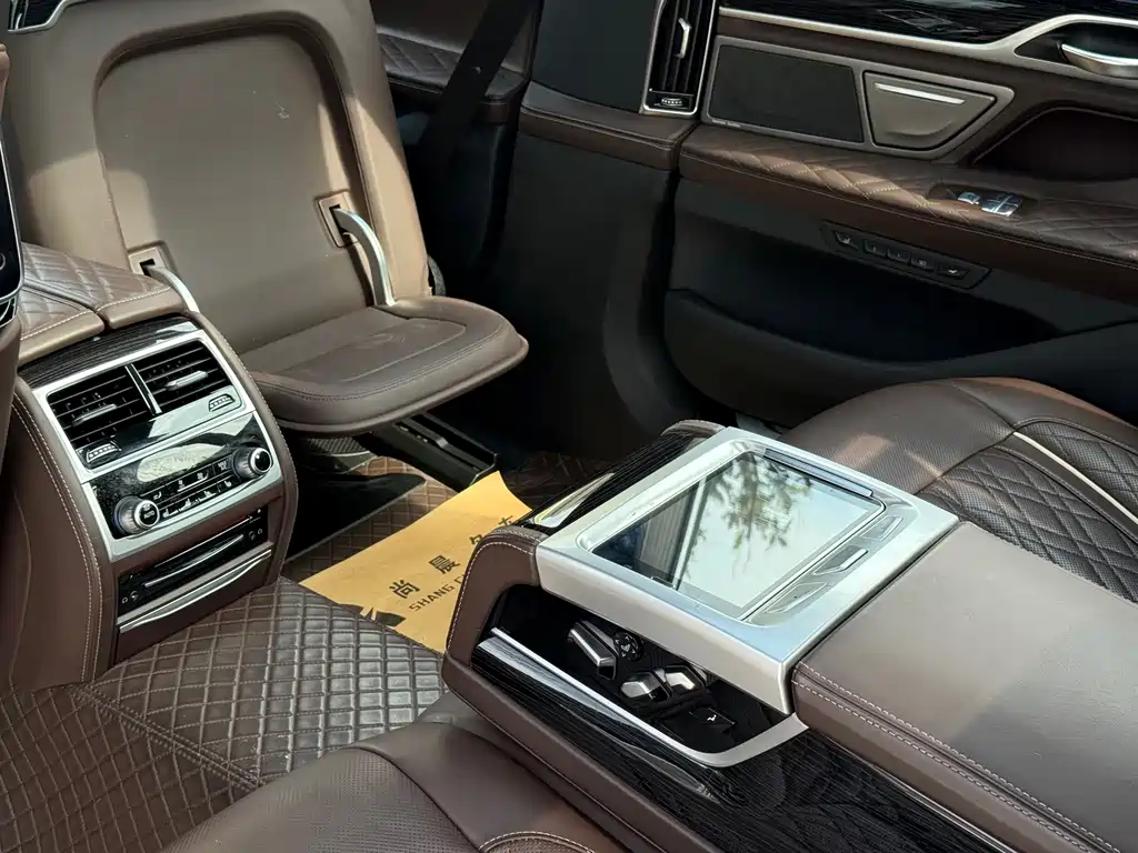 BMW 7 Series 2019 — фото 11