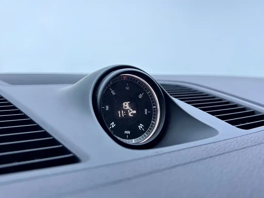 Porsche Cayenne 2022 — фото 17