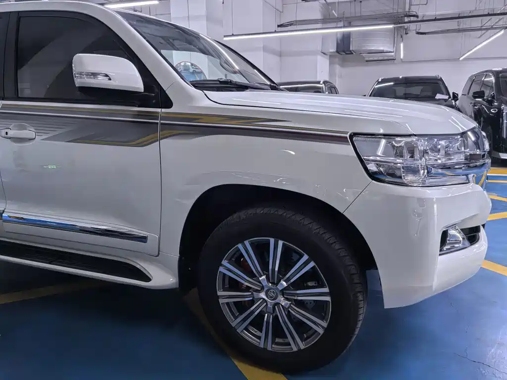 Toyota Land Cruiser 2016 — фото 11