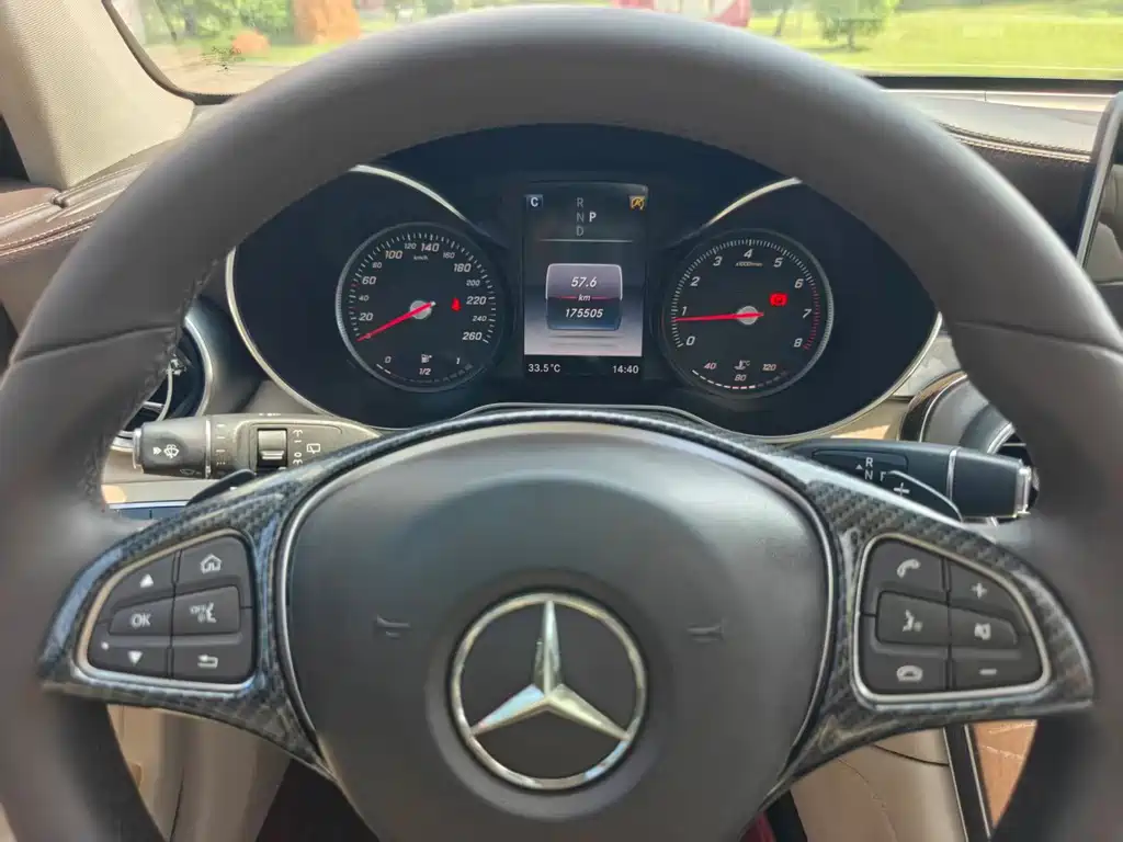 Mercedes-Benz GLC 2017 — фото 10