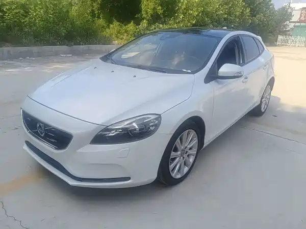 Volvo V40 2015
