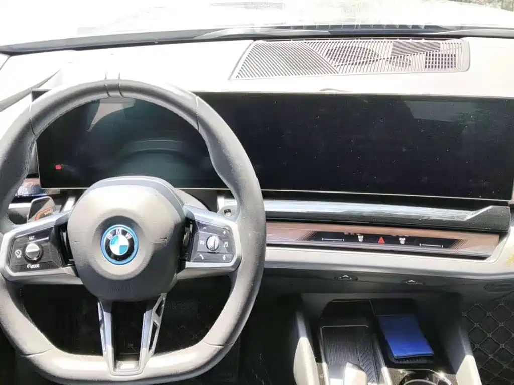 BMW i5 2024 — фото 8