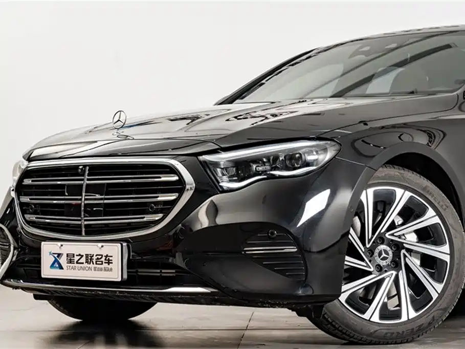 Mercedes-Benz E-Class 2025 — фото 2