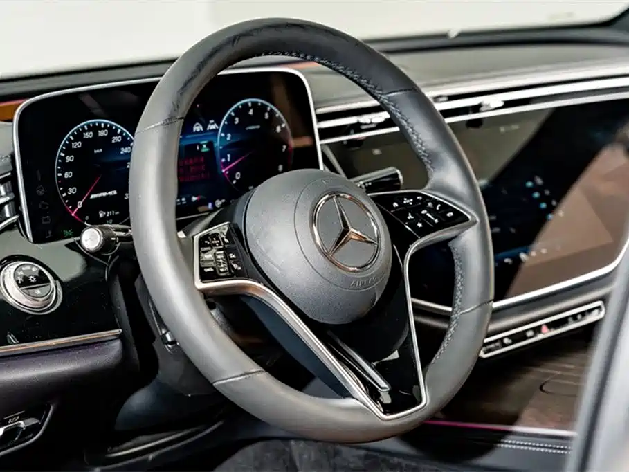 Mercedes-Benz E-Class 2025 — фото 13