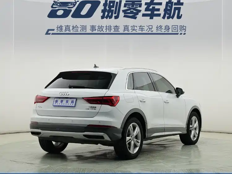 Audi Q3 2021 — фото 16