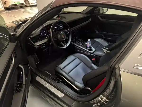 Porsche 911 2021