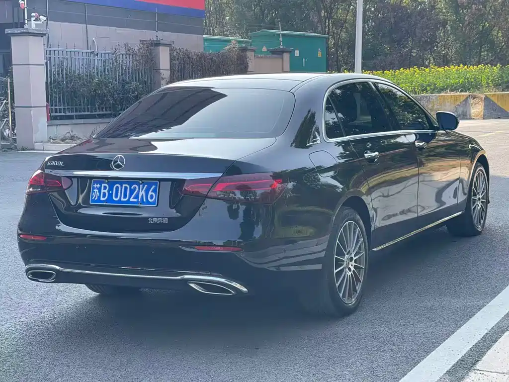 Mercedes-Benz E-Class 2023 — фото 4