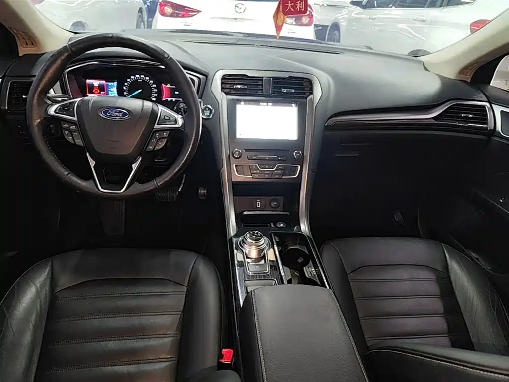 Ford Mondeo 2017 — фото 13
