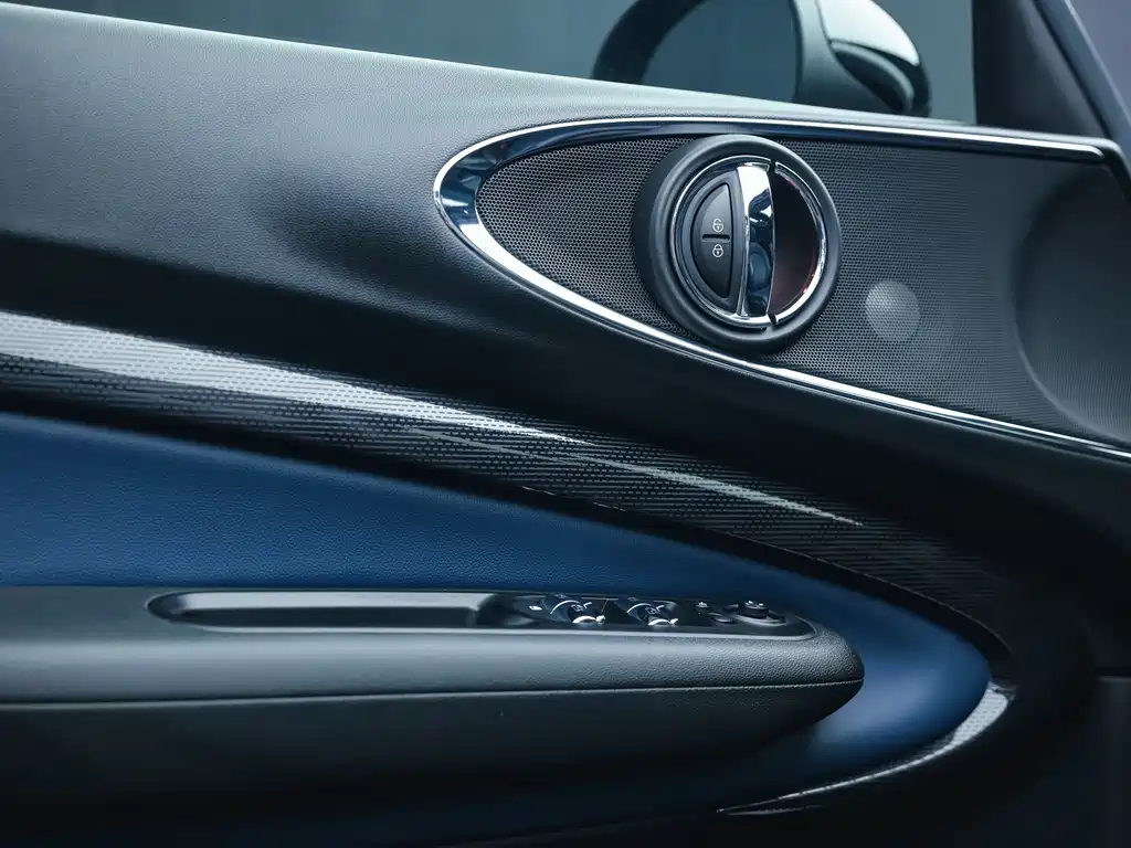 MINI Clubman 2017 — фото 9