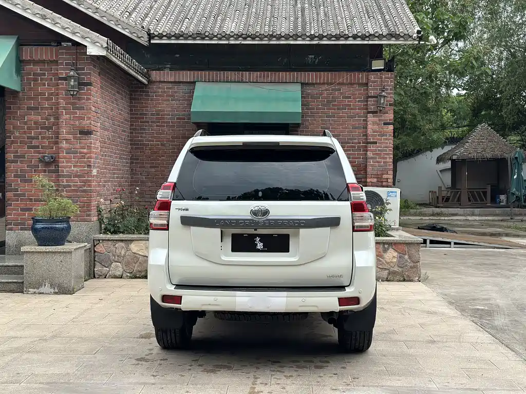 Toyota Prado 2015 — фото 5