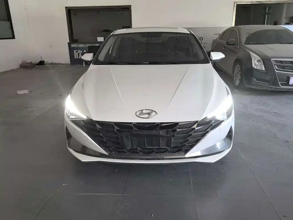 Hyundai Elantra 2023