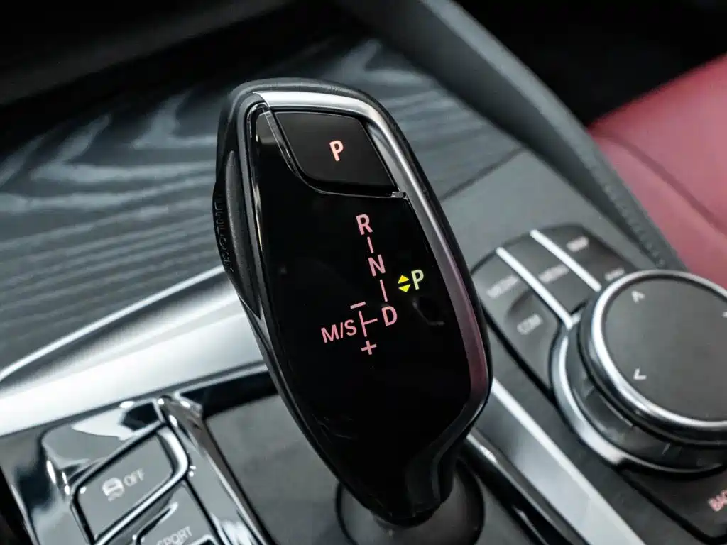BMW 5 Series New Energy 2023 — фото 20