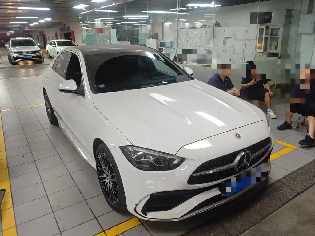 Mercedes-Benz C-Class 2025