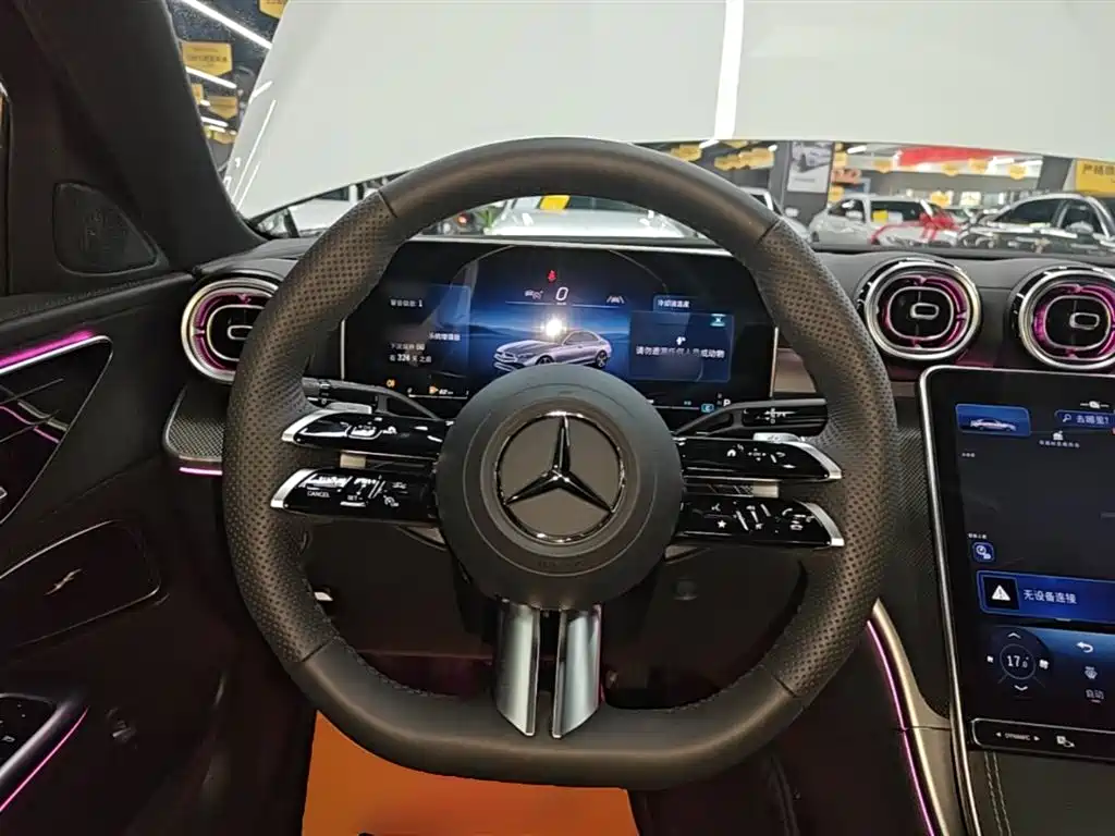Mercedes-Benz C-Class 2025 — фото 11
